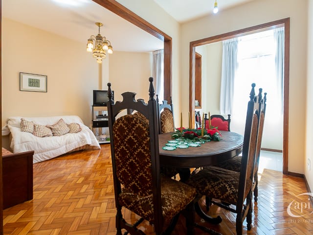 Foto do Apartamento - VENDO 3 quartos REFORMADO próximo a Constante Ramos,  situado na Av. Copacabana.  Super silencioso e claro. Agende já a sua visita! | GrupoApi
