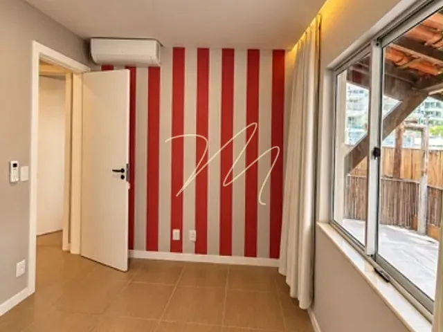 Apartamento 2 quartos e 2 banheiros, à venda, no bairro Nossa Senhora da Vitória em Ilhéus