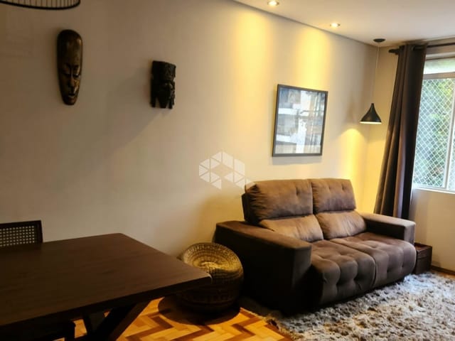 Foto do Apartamento - Apartamento reformado em Moema, fora da rota a�rea, ao lado do Metr�, com 2 quartos, sendo 1 su�te, e 1 vaga de garagem. | CABENI NEGÓCIOS IMOBILIÁRIOS
