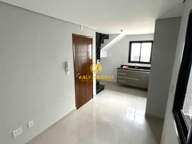 Cobertura / Penthouse 2 quartos e 2 banheiros, para alugar, no bairro Santa Maria em Rua Taquari