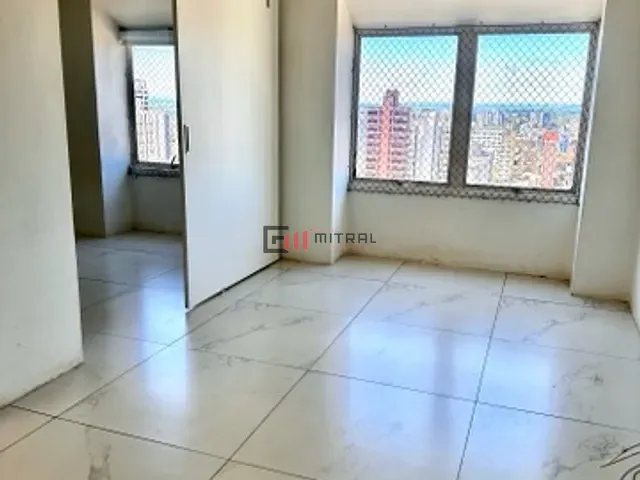 Apartamento com 51m² 1 quarto e 1 banheiro, à venda, no bairro Centro em Londrina