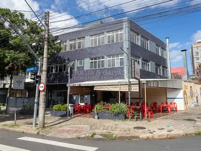 Apartamento com 29m² 1 quarto e 1 banheiro, para alugar, no bairro Água Verde em Curitiba