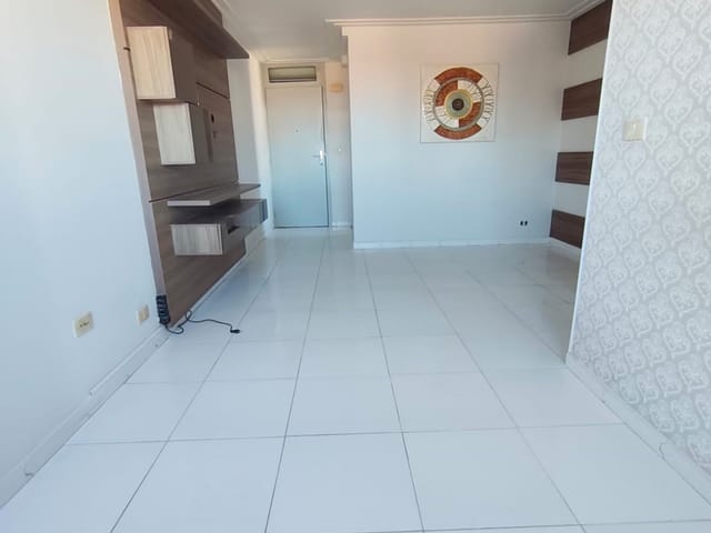 Apartamento 3 quartos e 2 banheiros, para alugar, no bairro Farolândia em Aracaju