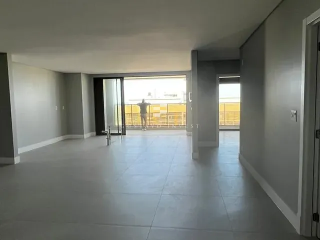 Apartamento 3 quartos e 4 banheiros, à venda, no bairro Praia Brava de Itajaí em Itajaí