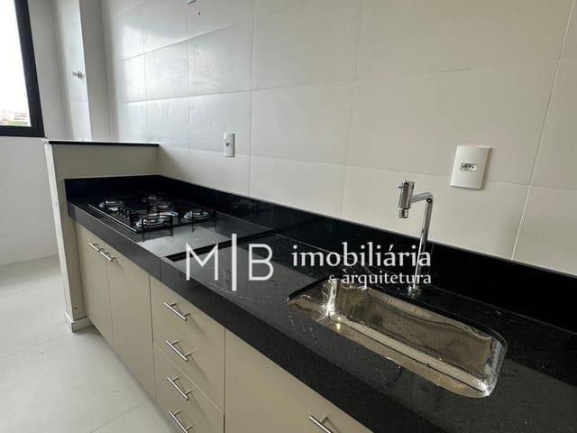 Apartamento 2 quartos e 2 banheiros, para alugar, no bairro Centenário em Lavras