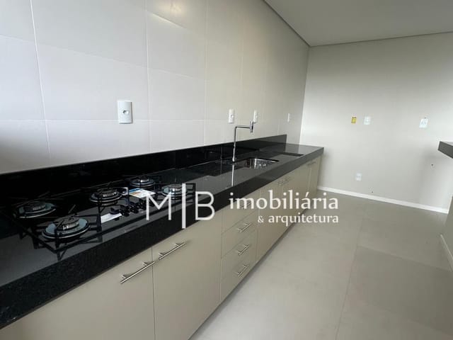 Apartamento 2 quartos e 2 banheiros, para alugar, no bairro Centenário em Lavras