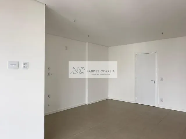 Apartamento 2 quartos e 2 banheiros, à venda, no bairro Santa Rosa em Londrina