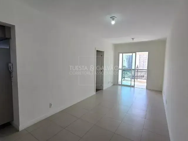 Apartamento com 85m² 3 quartos e 2 banheiros, para alugar, no bairro Vila Izabel em Curitiba