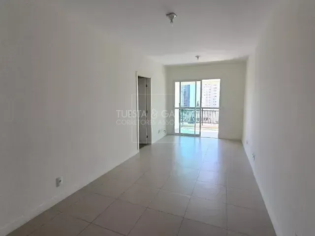 Apartamento com 85m² 3 quartos e 2 banheiros, para alugar, no bairro Vila Izabel em Curitiba