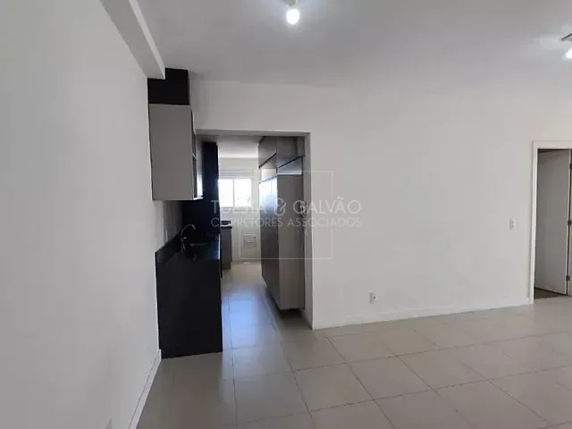 Apartamento com 85m² 3 quartos e 2 banheiros, para alugar, no bairro Vila Izabel em Curitiba