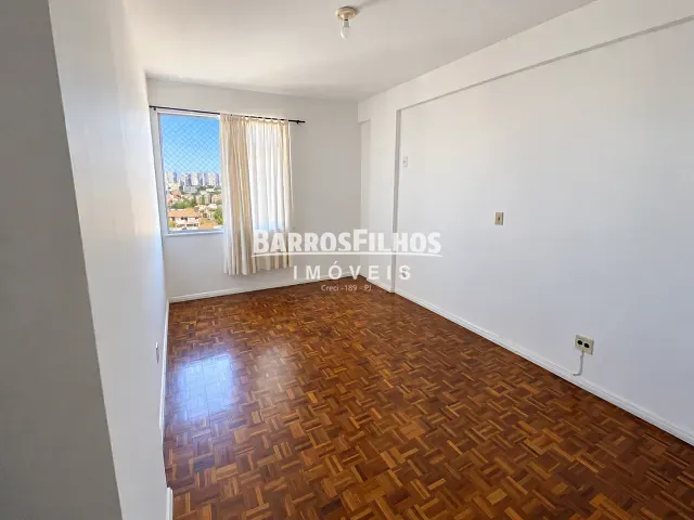Apartamento com 350m² 3 quartos e 2 banheiros, à venda ou para alugar, no bairro Grageru em Aracaju