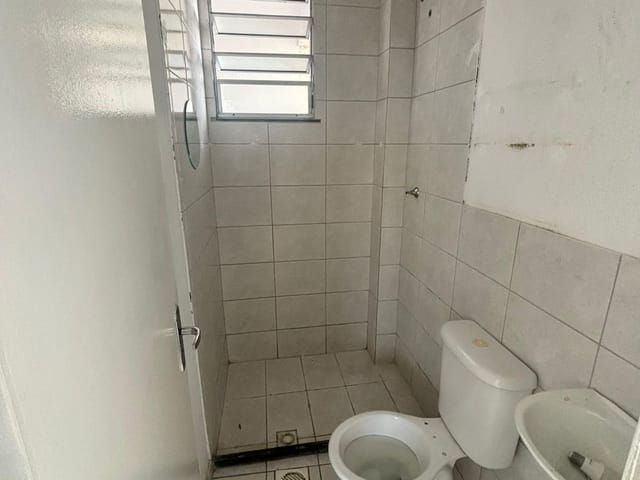 Apartamento 2 quartos e 1 banheiro, à venda, no bairro Cosmos em Rio de Janeiro