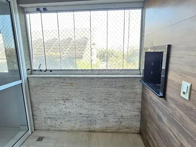 Apartamento com 75m² 3 quartos e 2 banheiros, para alugar, no bairro Cabral em Curitiba