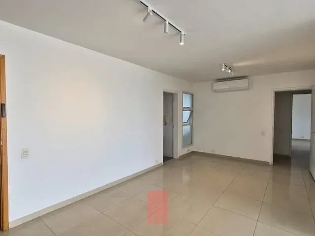 Apartamento 3 quartos e 2 banheiros, para alugar, no bairro Cerqueira César em São Paulo