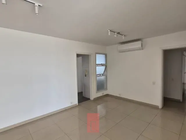 Apartamento 3 quartos e 2 banheiros, para alugar, no bairro Cerqueira César em São Paulo