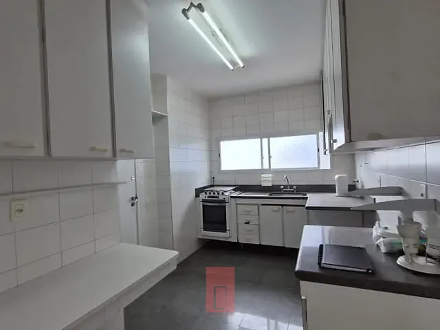 Apartamento 3 quartos e 2 banheiros, para alugar, no bairro Cerqueira César em São Paulo