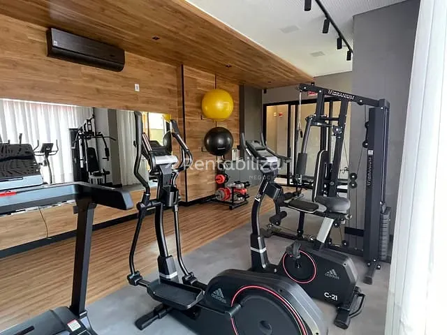 Apartamento 4 quartos e 1 banheiro, à venda, no bairro Meia Praia em Itapema