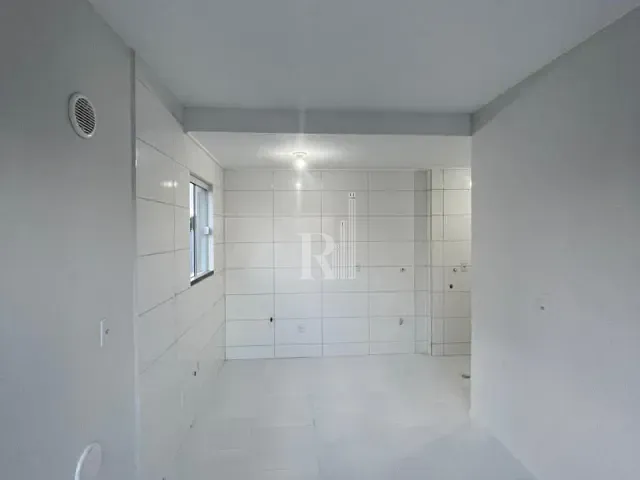 Apartamento 2 quartos e 1 banheiro, para alugar, no bairro Centro em Tijucas
