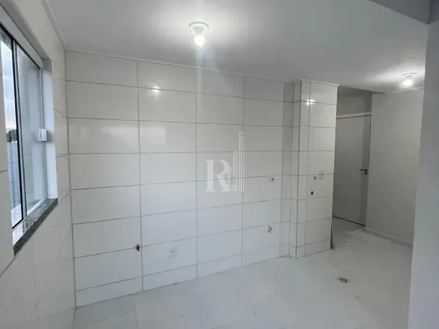 Apartamento 2 quartos e 1 banheiro, para alugar, no bairro Centro em Tijucas