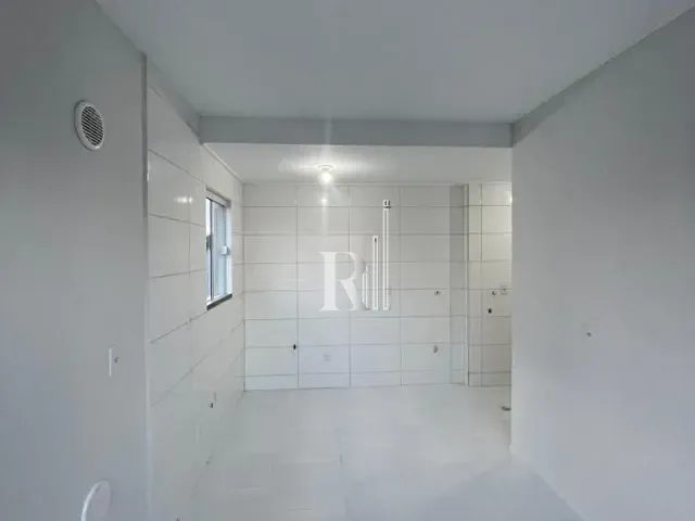 Apartamento 2 quartos e 1 banheiro, para alugar, no bairro Centro em Tijucas