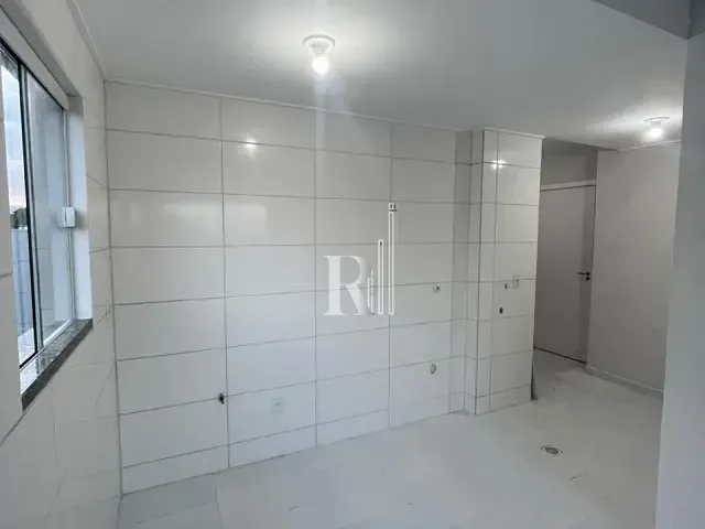 Apartamento 2 quartos e 1 banheiro, para alugar, no bairro Centro em Tijucas