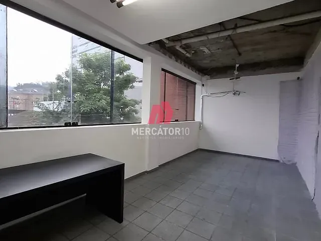Sala para alugar, no bairro Centro em Blumenau