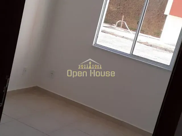 Apartamento 2 quartos e 1 banheiro, à venda, no bairro Três Poços em Volta Redonda