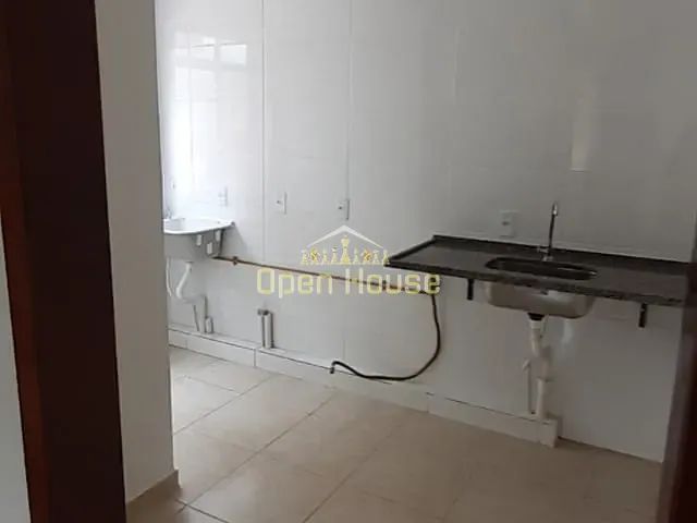 Apartamento 2 quartos e 1 banheiro, à venda, no bairro Três Poços em Volta Redonda