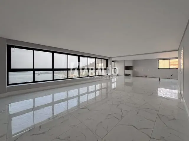 Apartamento com 615m² 4 quartos e 1 banheiro, à venda, no bairro Fazenda em Itajaí