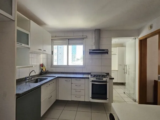 Apartamento com 209m² 3 quartos e 2 banheiros, à venda, no bairro Gleba Palhano em Londrina