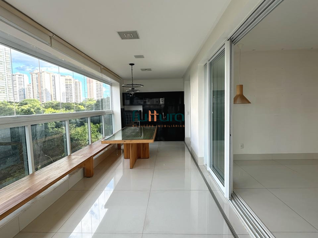 Apartamento com 220m² 3 quartos e 5 banheiros, para alugar, no bairro Jardim Goiás em Goiânia