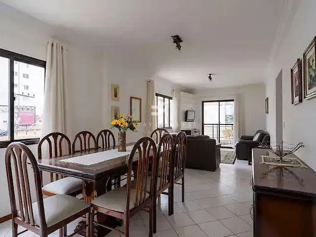 Apartamento com 289m² 4 quartos e 2 banheiros, à venda, no bairro Centro em Balneário Camboriú