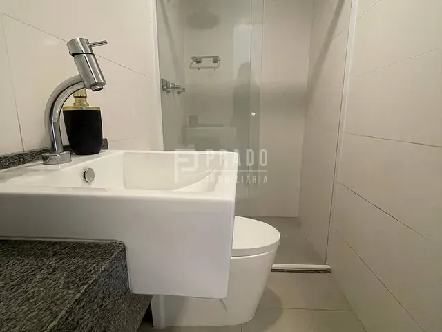Apartamento 2 quartos e 2 banheiros, à venda ou para alugar, no bairro Três Vendas em Pelotas