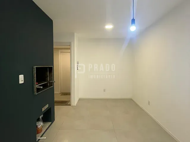 Apartamento 2 quartos e 2 banheiros, à venda ou para alugar, no bairro Três Vendas em Pelotas