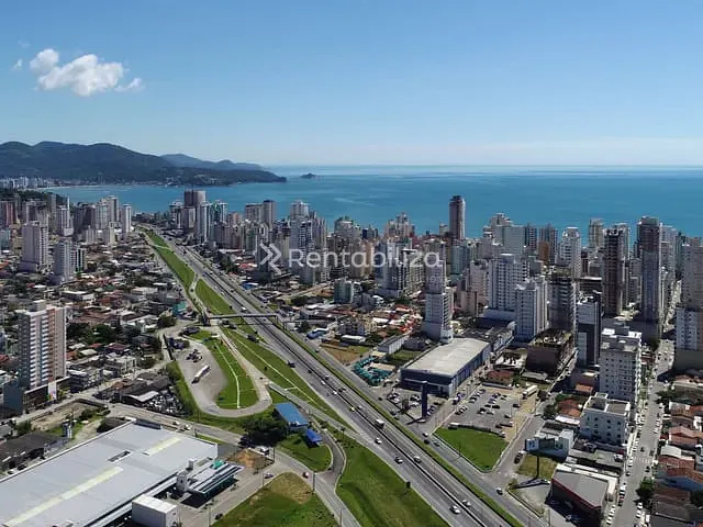 Apartamento 2 quartos e 2 banheiros, à venda, no bairro Morretes em Itapema