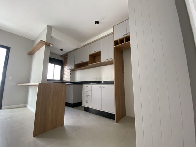 Apartamento 2 quartos e 2 banheiros, à venda, no bairro Cachoeira do Bom Jesus em Florianópolis