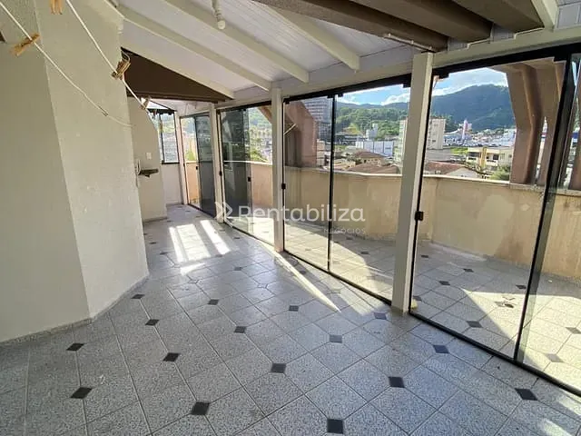 Apartamento com 157m² 2 quartos e 1 banheiro, à venda, no bairro Centro em Itapema