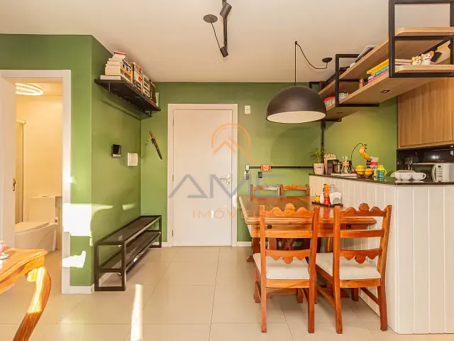 Apartamento 2 quartos e 2 banheiros, à venda, no bairro Centro em Pelotas