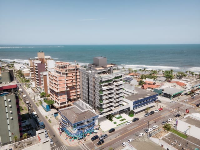 Apartamento 3 quartos e 5 banheiros, à venda, no bairro Centro em Guaratuba
