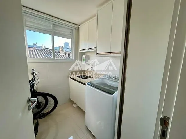 Apartamento 2 quartos e 2 banheiros, à venda, no bairro Pedra Branca em Palhoça
