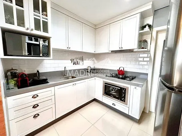 Apartamento 2 quartos e 2 banheiros, à venda, no bairro Pedra Branca em Palhoça