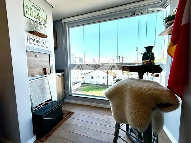 Apartamento 2 quartos e 2 banheiros, à venda, no bairro Pedra Branca em Palhoça
