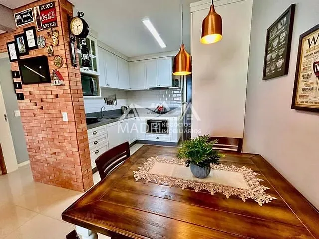 Apartamento 2 quartos e 2 banheiros, à venda, no bairro Pedra Branca em Palhoça