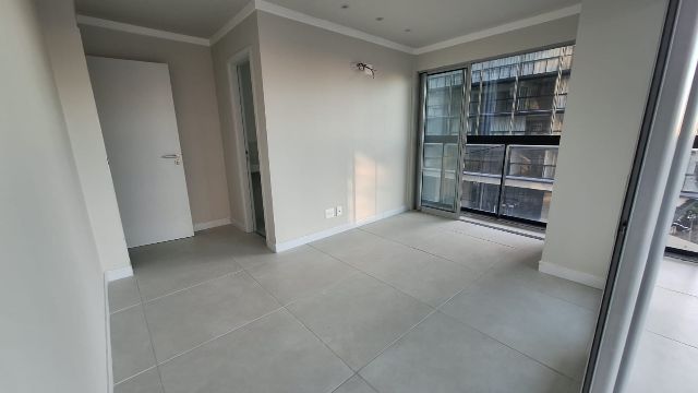 Apartamento 3 quartos e 2 banheiros, para alugar, no bairro Recreio dos Bandeirantes em Rio de Janeiro