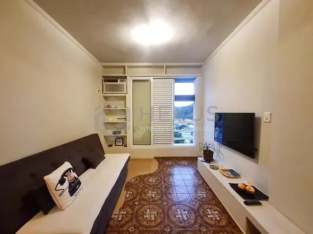 Apartamento 2 quartos e 1 banheiro, à venda, no bairro Pitangueiras em Guarujá