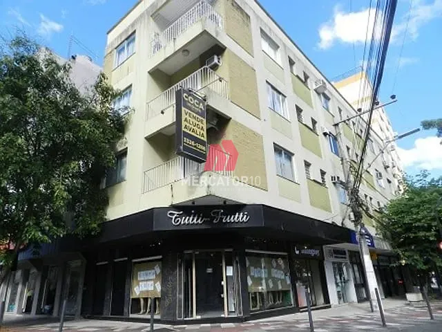 Apartamento 2 quartos e 1 banheiro, para alugar, no bairro Centro em Blumenau