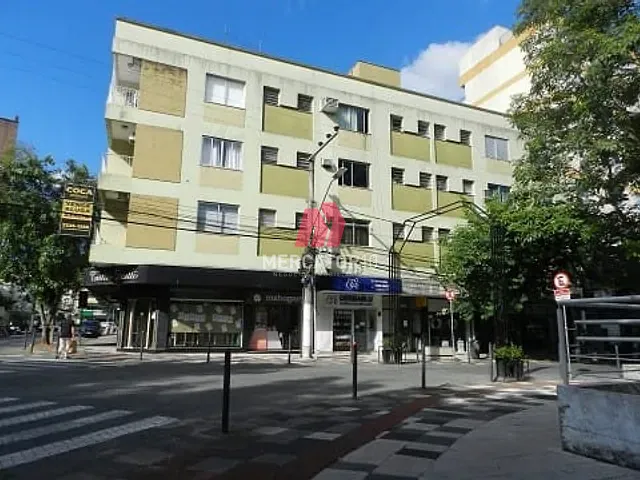 Apartamento 2 quartos e 1 banheiro, para alugar, no bairro Centro em Blumenau