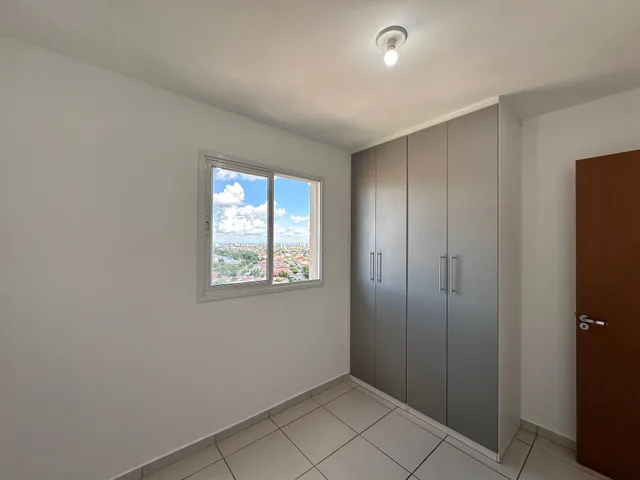Apartamento com 98m² 3 quartos e 1 banheiro, para alugar, no bairro Champagnat em Londrina