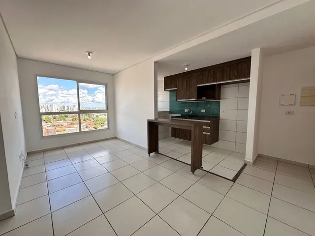Apartamento com 98m² 3 quartos e 1 banheiro, para alugar, no bairro Champagnat em Londrina