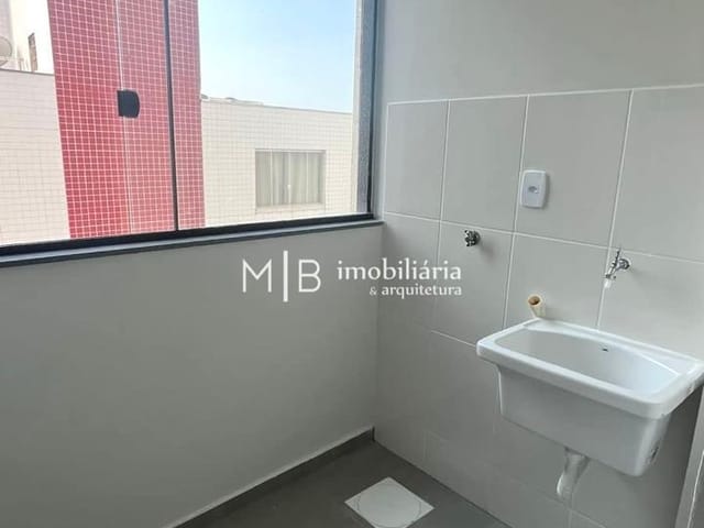 Apartamento 3 quartos e 1 banheiro, para alugar, no bairro Centro em Lavras